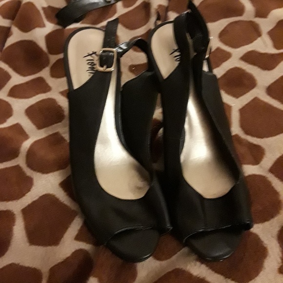 Boot and heel lot - Picture 6 of 7